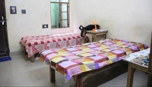 Shared PG room near Bopal Approach - JayDhaneshwar PG